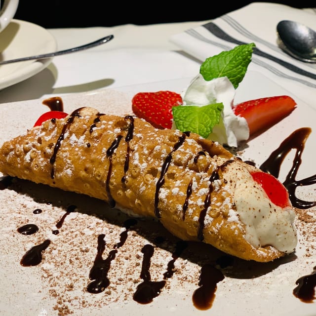 Cannoli.